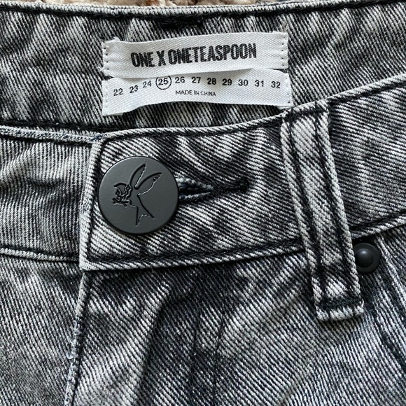 One Teaspoon High Waisted Bonita Shorts size 25 - Picture 5 of 10